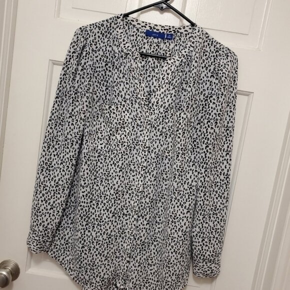 Apt. 9 Leopard Print Hidden Button Front Close Size XS, classic business - Picture 10 of 11
